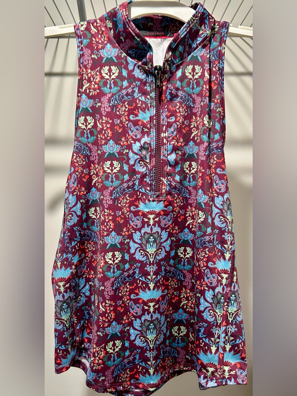 Greyson Burgundy women’s golf/tennis Top with Teal and Coral Floral Print EUC M